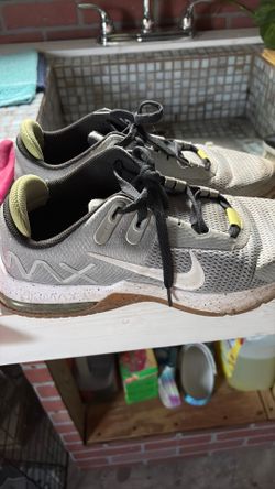 Size 11 Nike tennis shoes