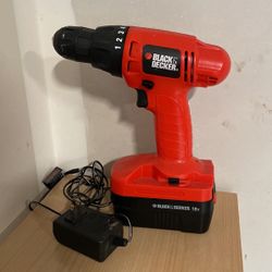 Black & Decker 18v Drill With Charger 