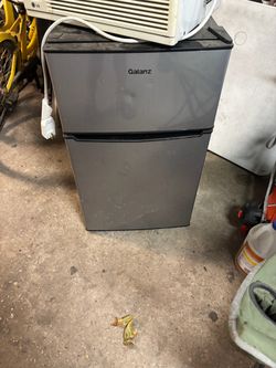 Galanz Mini Fridge with Freezer