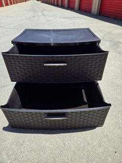 Plastic 2 drawer dresser