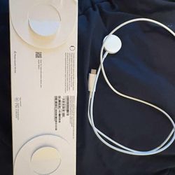 Apple watch se gen 2 with accessories