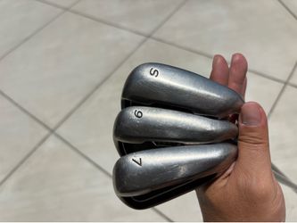 Taylormade Junior 7, 9 irons S wedge Right