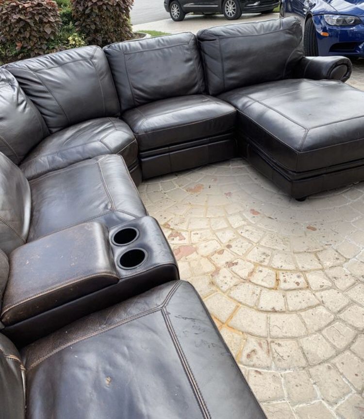 Large Real Leather Sectional Couch with Recliners!!! MAKE ME AN OFFER!!!!