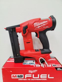 Milwaukee M18 FUEL Cordless Brad Nailer TOOL ONLY/ NO INCLUYE BATERIA