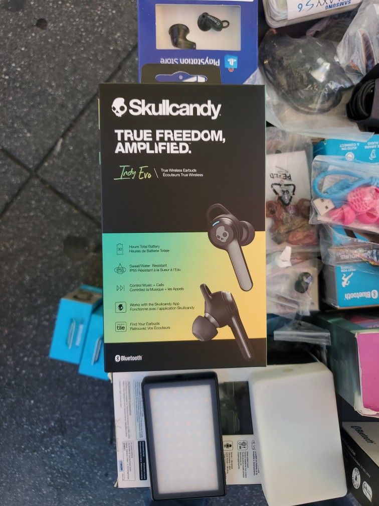 SkullCandy True Wireless headphones