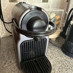Nespresso Inissia Coffee Machine-Breville