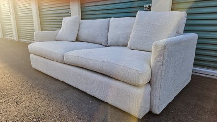 FREE DELIVERY!!!! Crate & Barrel "Lounge Deep" WHITE Sofa 93" + 2 pillows ($2.5K Retail ...60% Off)
