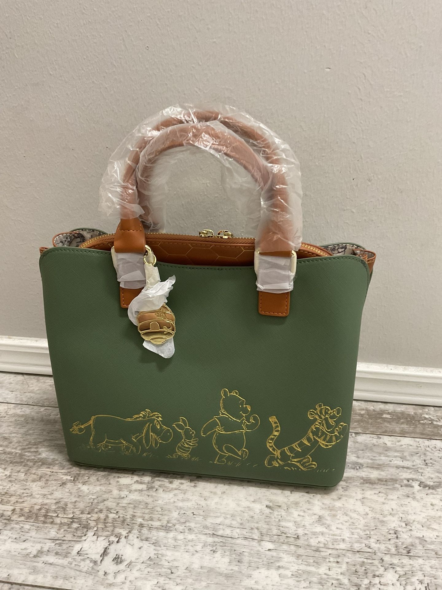 NWT Loungefly Winnie The Pooh Minimalist Handbag