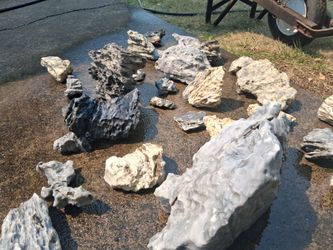 Aquarium / landscape rocks