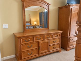 Oak Wood Dresser with Arched Mirror