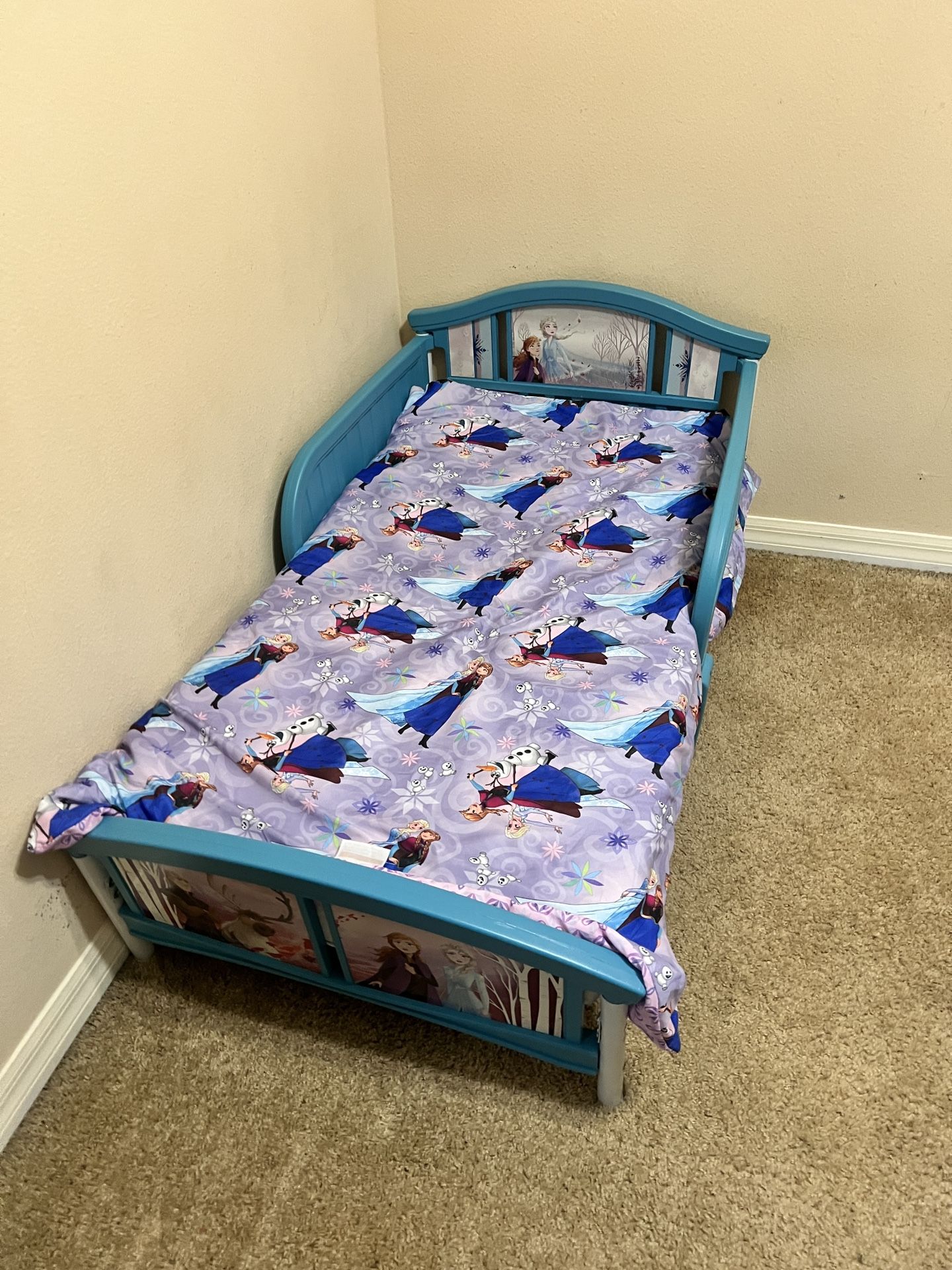 Childs Bed Frozen Theme Mattress Included 