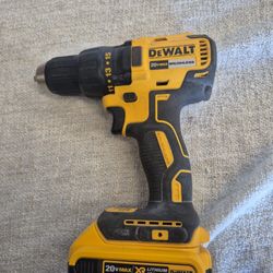 Dewalt DCD777 Driver Drill With Battery 