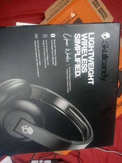 Skullcandy lightweight Wireless simplified headphones
