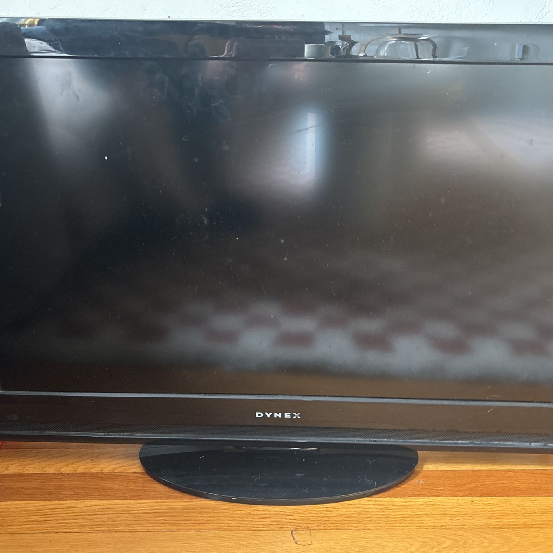 Dynex™ - 32" Class / 720p / 60Hz / LCD HDTV