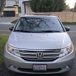 2011 Honda Odyssey Touring  Silver