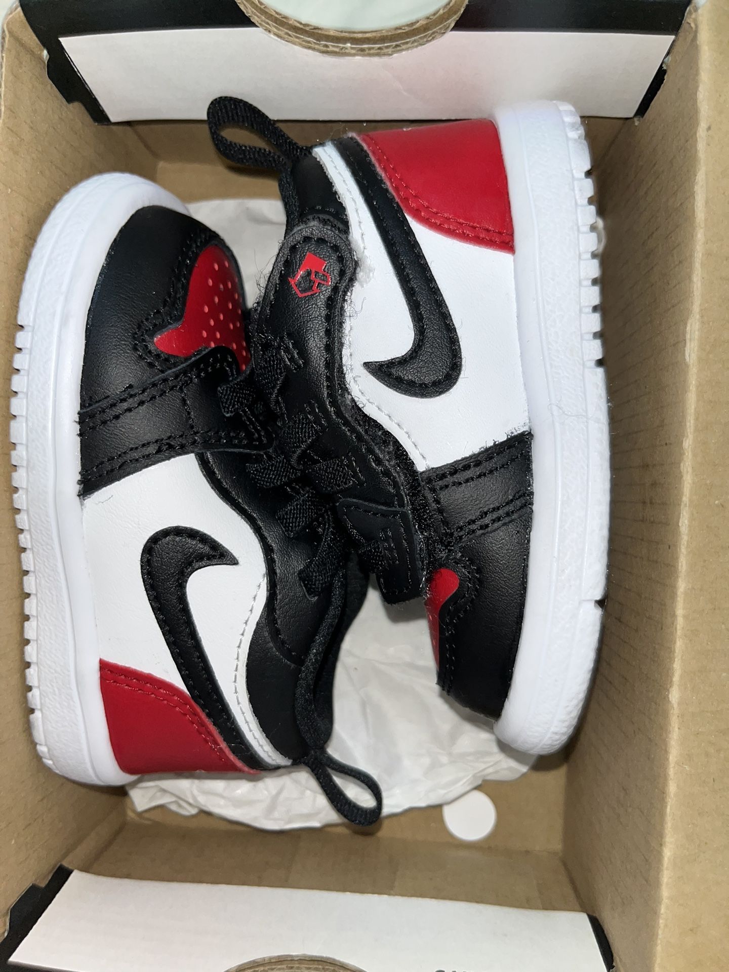 Jordan 1 Low 4C