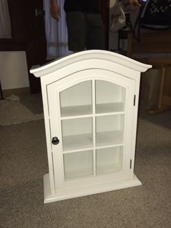 Jewelry makeup cabinet shelf