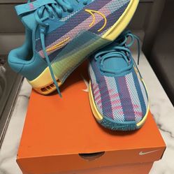 Nike Men Size 9 Used Very Good Condition $60