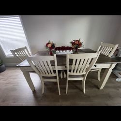Dinning room With 4 Chairs And Bench 