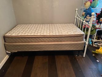 Twin size bed