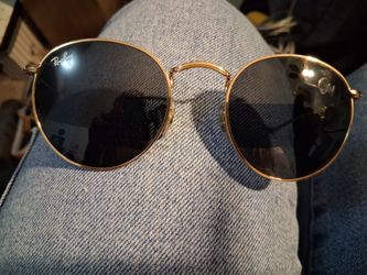 Ray-Ban Round Metal Sunglasses Gold Frame