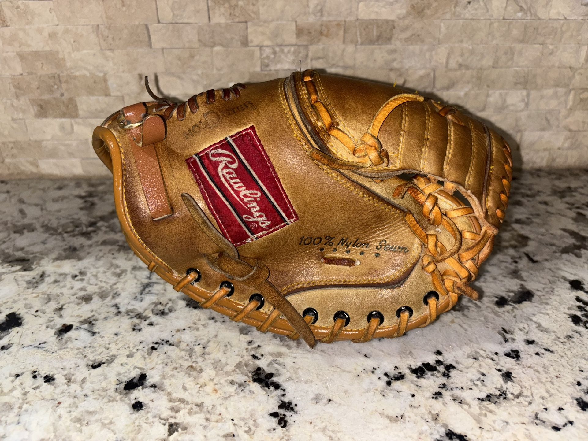 33” Rawlings RCM30 Catchers Mitt RHT