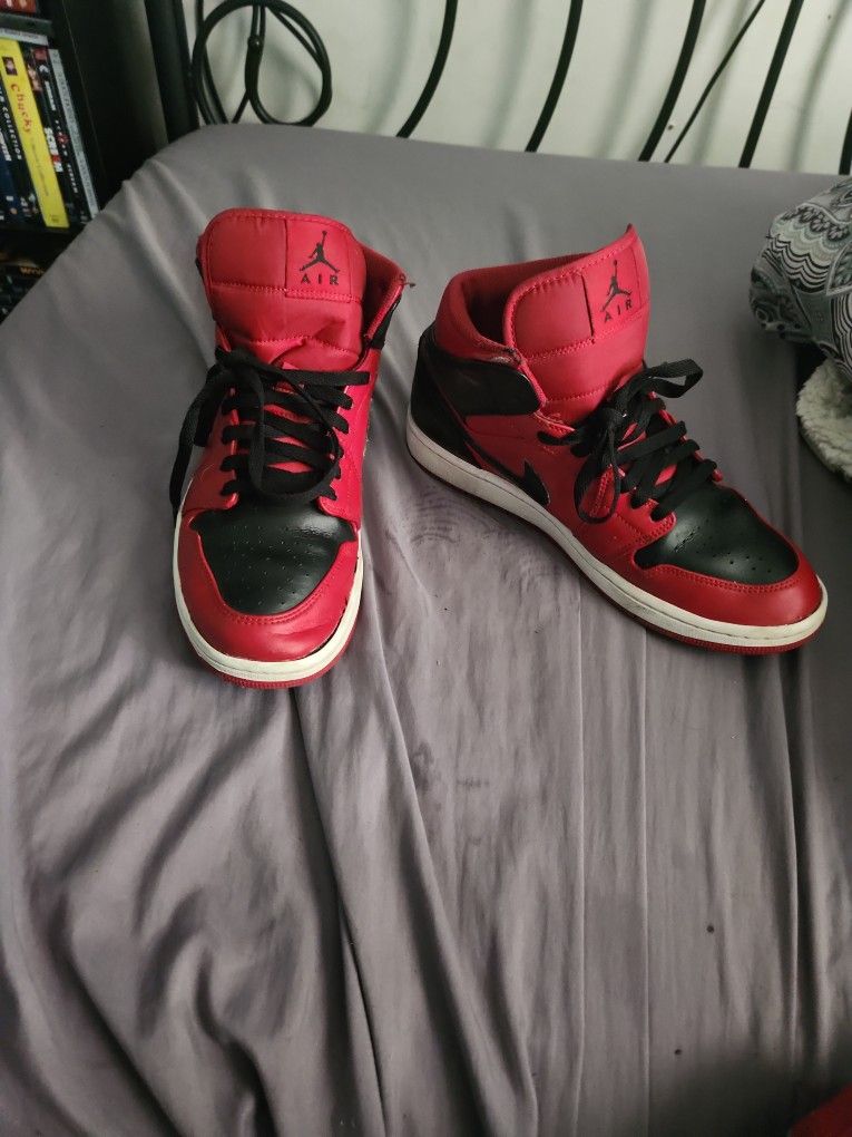 nike air jordan 1 reverse bred