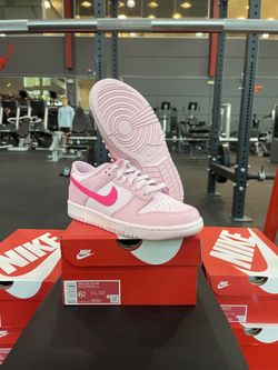 Dunk Low GS “Triple Pink” 🌸 