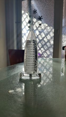 Dubai Glass Statue 