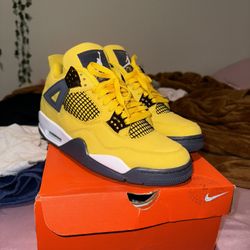 Jordan 4 Retro Lightning (2021)