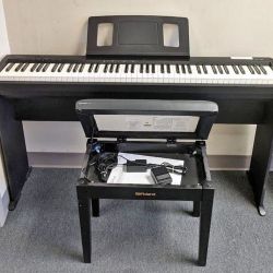 Roland FP 10 Digital Piano Electronic Keyboard-W/-Seat