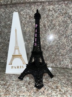 Eiffel Tower center piece 