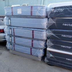 Sealy Mattress for sale 

Posturepedic pro queen  14" firm tight-top Mattress 

Brand New Mattress 
