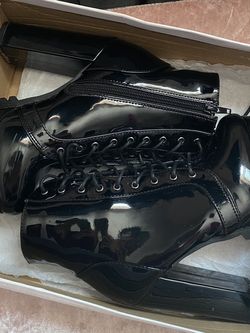 black glossy boots 