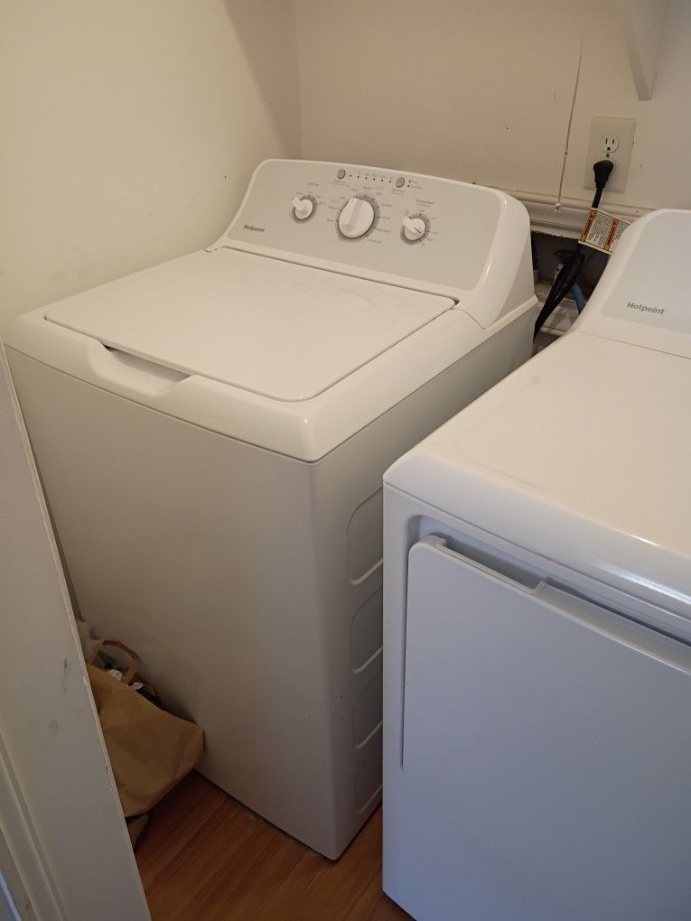 GE Hotpoint Washer/Dryer Set