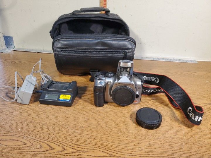 Canon DS6041 EOS Digital Rebel DSLR Camera Body Kit, tested, Works