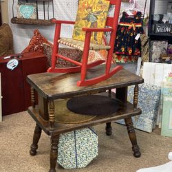 Vintage Colonial Two-tier  Wooden Spindle Side Table 