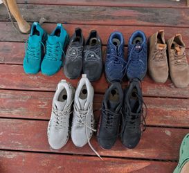 Women still toe tennis shoes