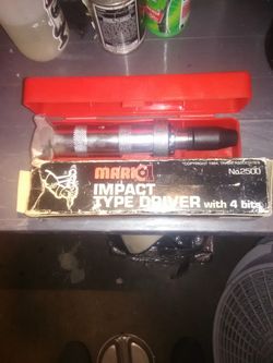 Impact type driver with 4 bits 3/8" drive