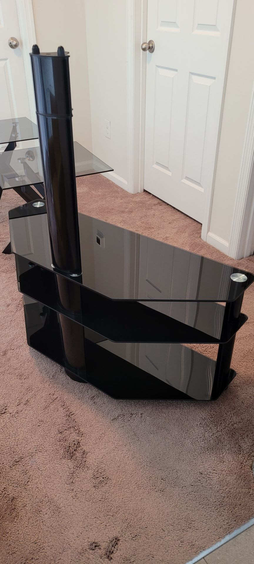 TV Stand/Tempered Glass