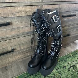 Size 11 DOLLS KILL/WIDOW - APPETITE FOR DESTRUCTION PLATFORM BOOTS