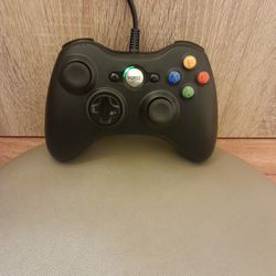 VOYEE Black Xbox 360 controller (wired)