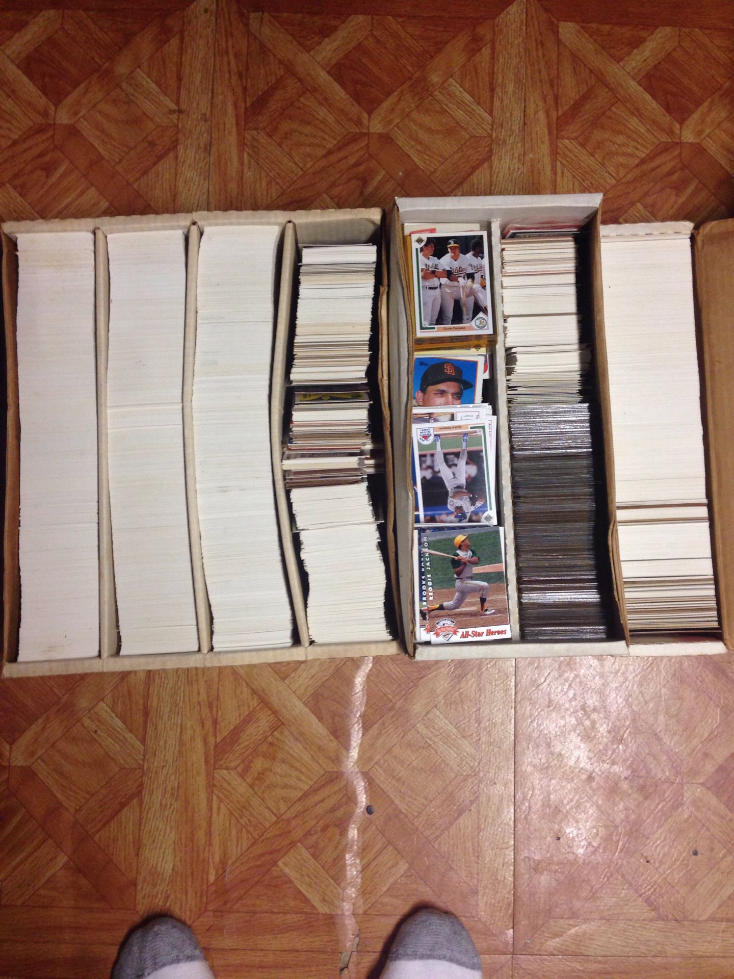 1000s of baseball cards football cards