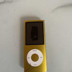 🎵 Rare Yellow iPod Nano 4th Gen (16GB) + Case – Vintage Apple MP3 Player! 🎵