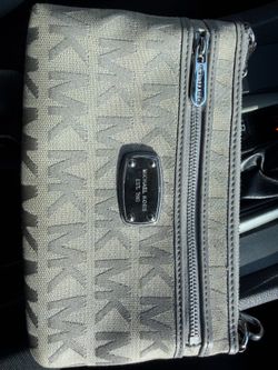 Micheal Kors wrist purse