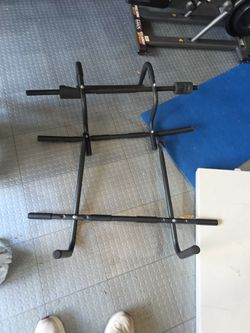 Adjustable Doorway Pull-Up Bar – Lightly Used