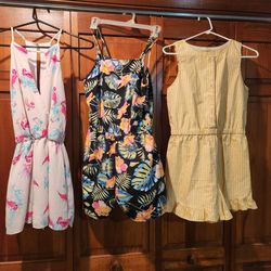 10 Each Womens Rompers Size Med Like New
