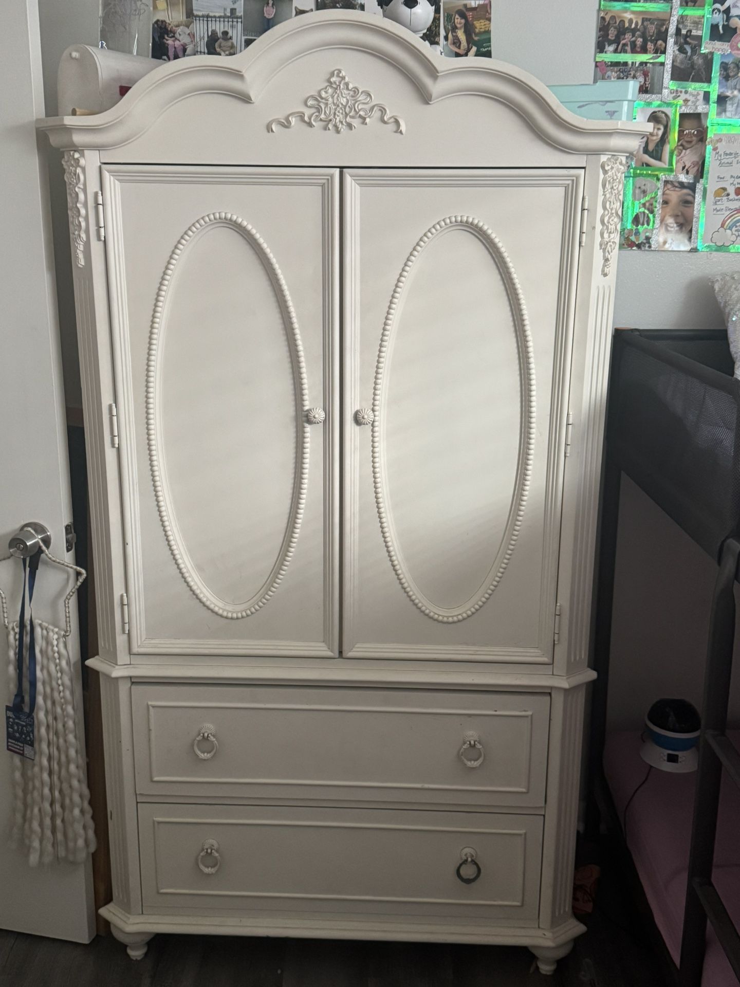 Armoire