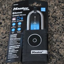 Masterlock Ball Bearing Bluetooth Smart Padlock Indoor/Outdoor 4401DLH New 

The Master Lock 4401DLH Bluetooth Smart Padlock is a durable, 2-7/32" (56