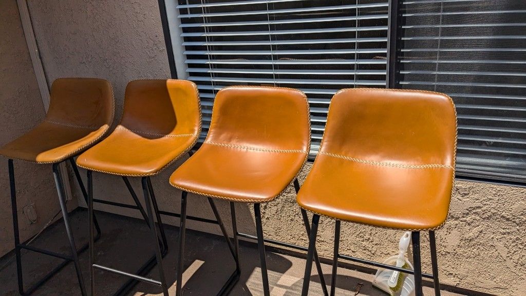 Set Of 4 Barstools 